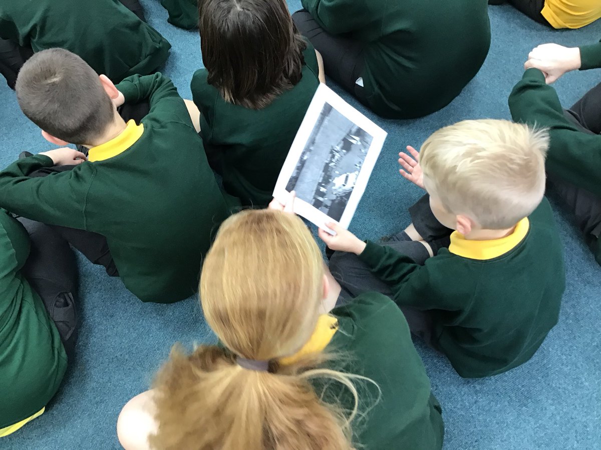 HawksMps's tweet photo. Thank you to our visitor who shared some of his amazing stories! We learnt lots about life as a son of an army solider. @HumanitiesMps https://t.co/33v3f3ZehL