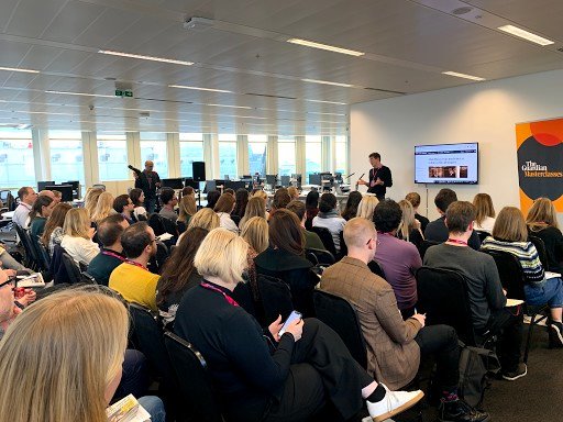 bhumharit's tweet image. We&apos;re off and totally jam-packed. Our expert barnabybenson will help you talk to your audience and empower your brand in our Guardian mini-Masterclass in creative copy at #MSHuddle #CreativeCopy #PowerToThePeople