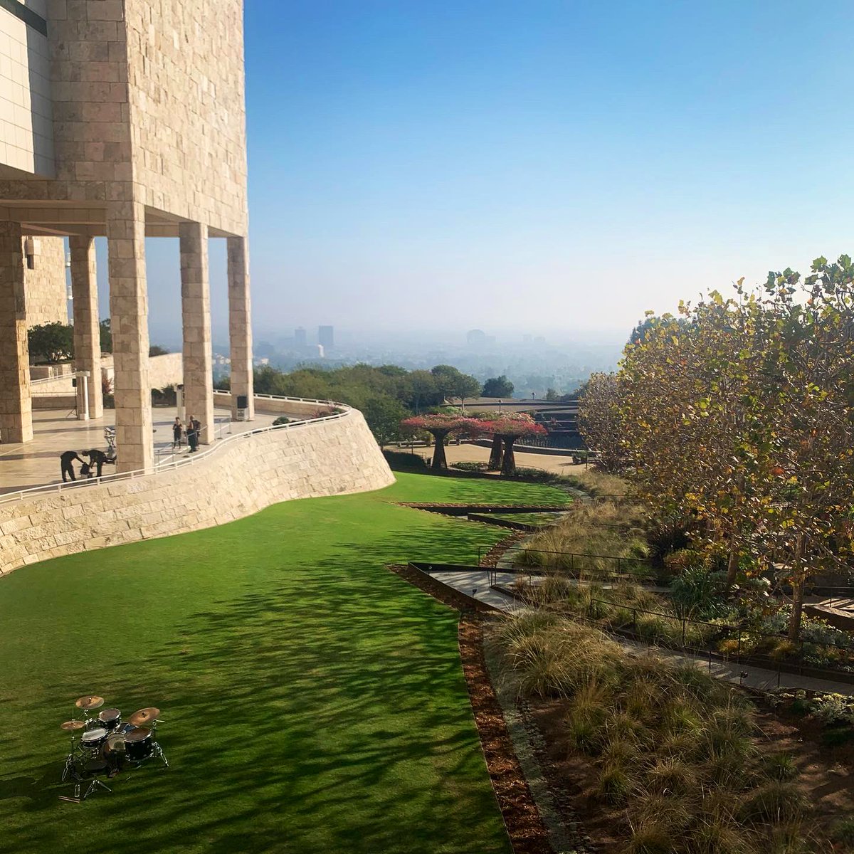 Bridge-s, is a series of free performances, art talks and films <a href="/GettyMuseum/">Getty</a> this weekend programmed by <a href="/solangeknowles/">solange knowles</a>. 
getty.edu/visit/cal/even… 
#getty #gettycenter #solange #solangeknowles #dance @gerardandkelly #music #art #arttalks #performance #free #losangeles