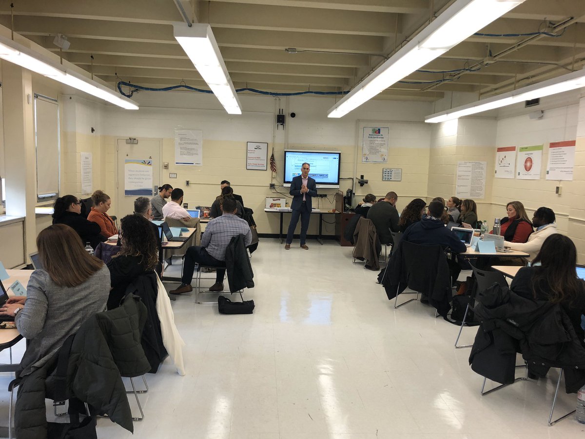 JPatanio's tweet photo. Alan Lewin imparting wisdom onto our #SILP leaders...”What does an Assistant Principal do?” #RealityvsFantasy #sistrongertogether #inspired31 @sunflower1967 @T_Ulaj @brandon_chall https://t.co/2rxfFpbpI2