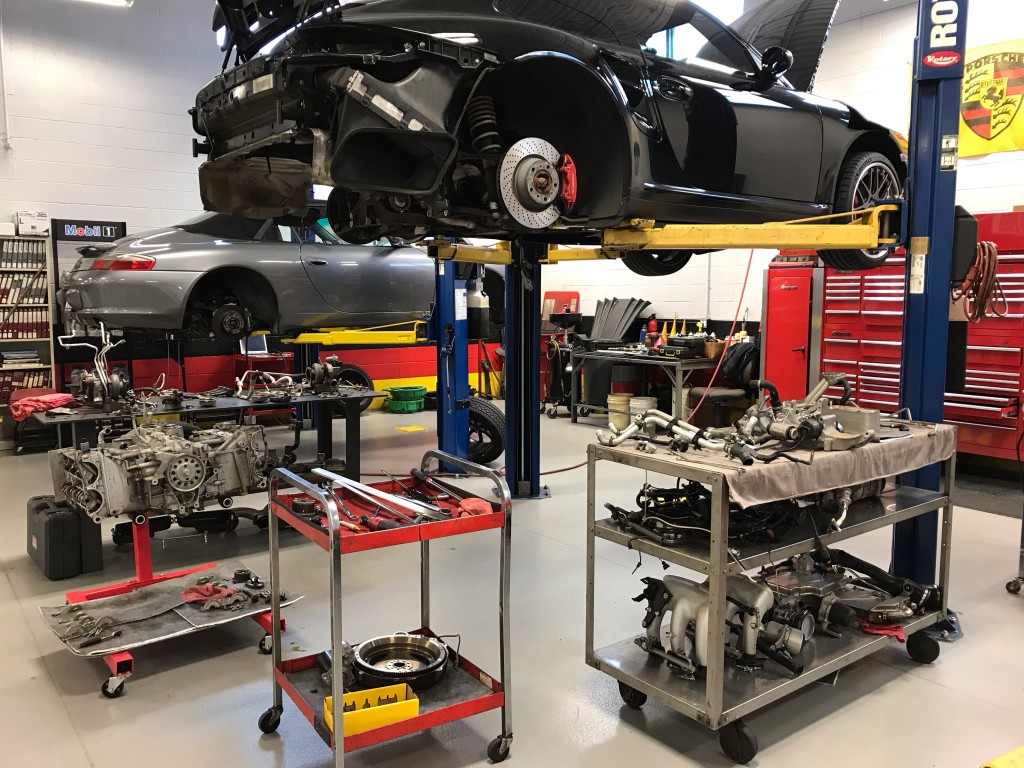 E24guy's tweet photo. 📝 Caption this photo ✏️
#engineout #porsche #turbo #germancarrepair #alpharetta https://t.co/dL2SFwWrA7