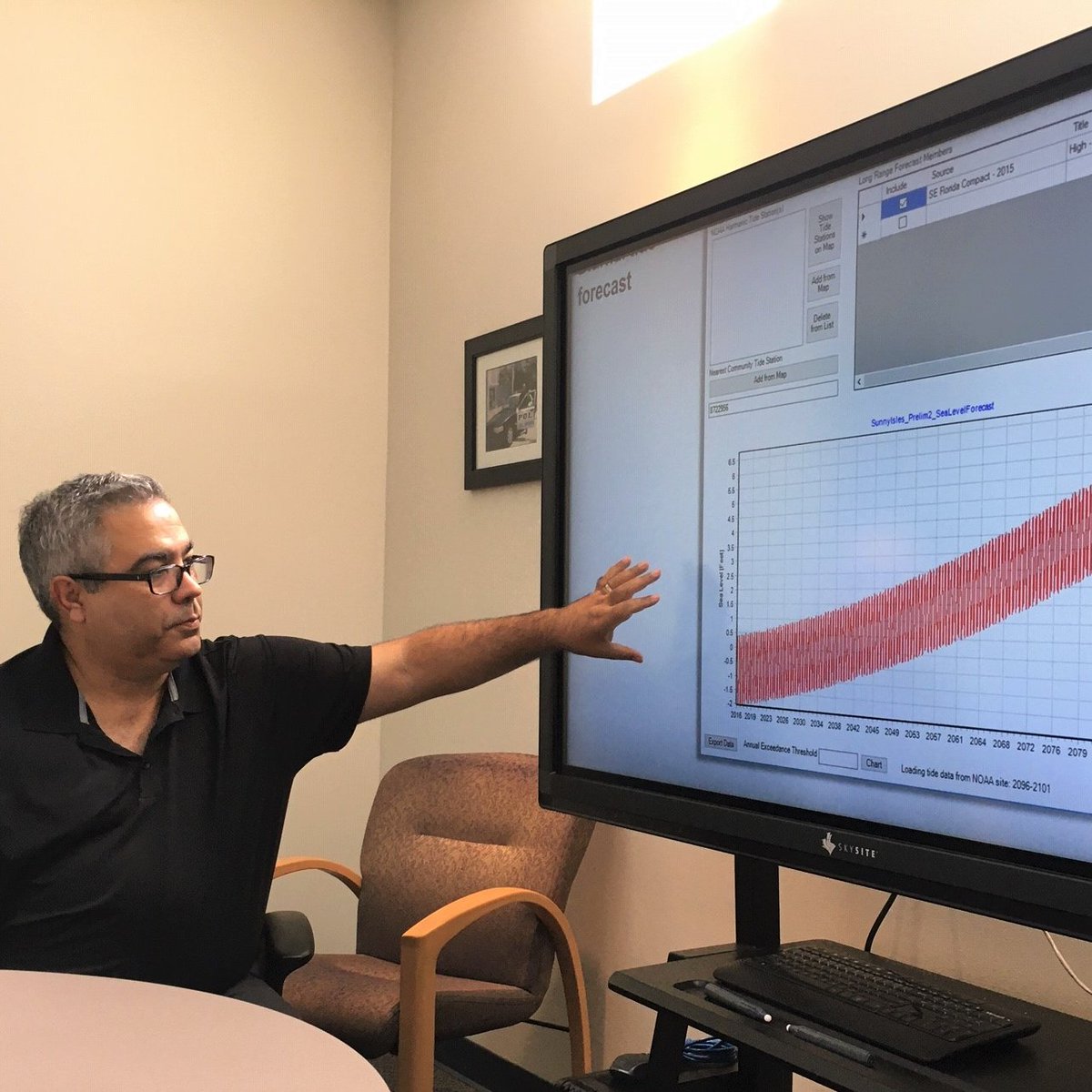 Brrr! We sure are missing the Surfside warmth🌴today in DC. <a href="/floodcoalition/">American Flood Coalition</a> is proud to partner with <a href="/danieldietch/">Daniel Dietch</a>, <a href="/SurfsideFlorida/">Town of Surfside</a>, and <a href="/SBourneAtkins/">stephen bourne</a> and <a href="/jchh2o/">Jack Hampson</a> from @atkinsglobal to model pathways to sea level rise resilience for Surfside. #CitySimulator #workshop