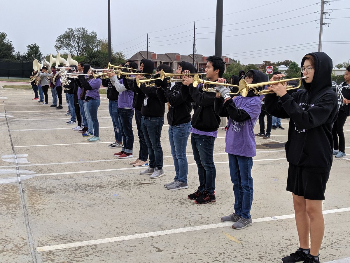 KerrHSBand's tweet photo. Marching season has come to a close for the Kerr Tiger Band! We are so proud of our students' musicianship, the QUEEN show and for the hard work and dedication displayed by all those involved! Band Dismissed! #aliefkerr #onesmallstep #aliefFineArts https://t.co/SIZ9MAUaw9