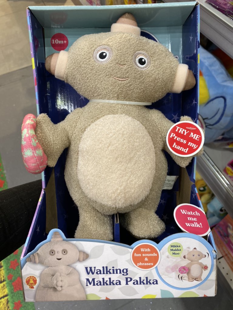 IntuLangleys's tweet image. NOW IN STOCK:

𝗪𝗮𝗹𝗸𝗶𝗻𝗴 𝗠𝗮𝗸𝗸𝗮 𝗣𝗮𝗸𝗸𝗮! 

We only have 2 of these in stock and won’t be getting any more in!

These are incredibly popular. For only £24.99, come and grab yours before we sell out! 

#InTheNightGarden #GiftIdeas #Langleys #LangleysToys