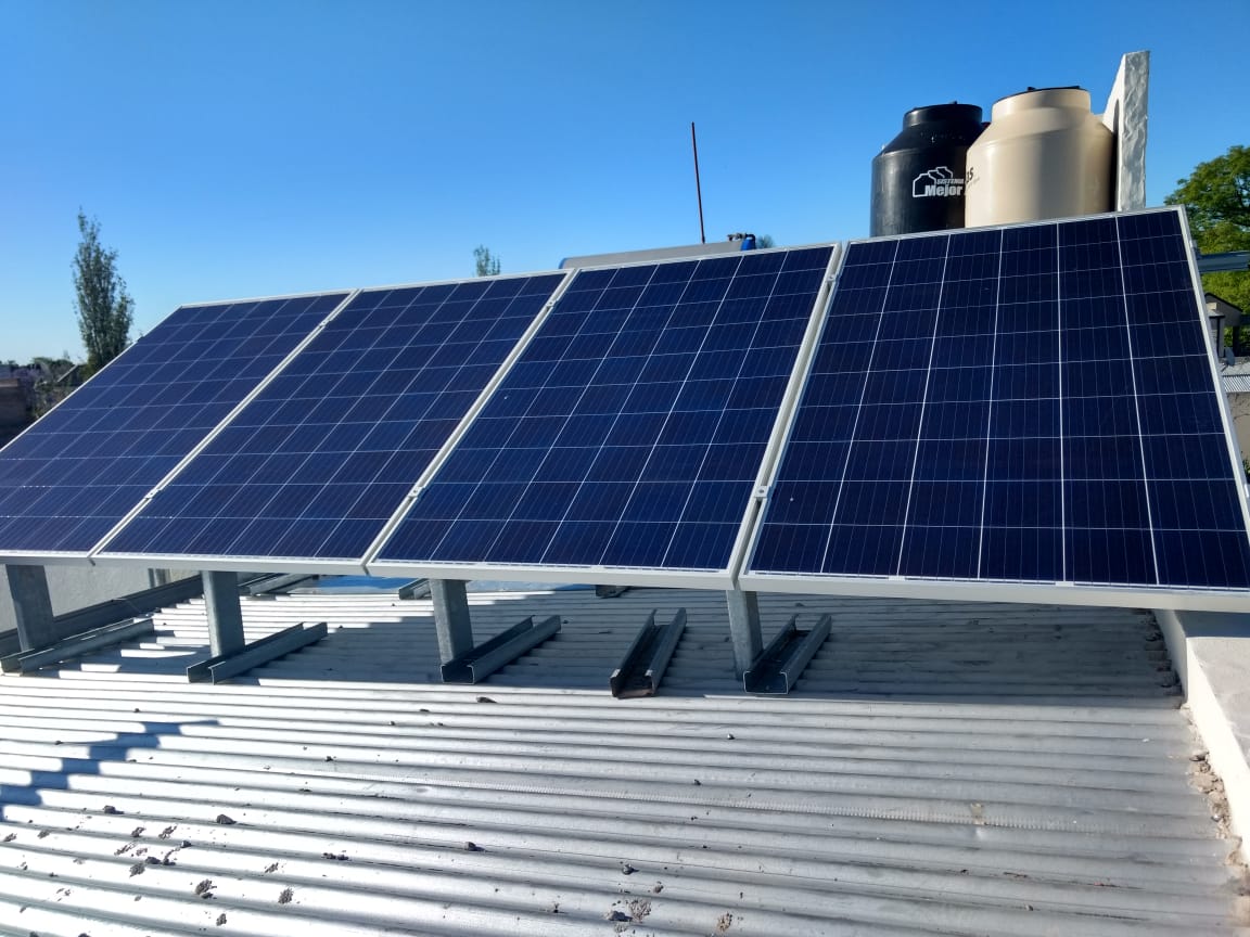 epeoficial's tweet photo. ➕# Prosumidores 💡SUMAMOS A LA RED MÁS GRANDE DE LA 🇦🇷conexión comercial en #Esperanza con potencia instalada de 6kW
 ✔Innovación
 ✔compromiso con el medio ambiente
 ✔Compromiso #TodosLosDiasUnProsumidor   #FansRenovables   #RenovablesModeloSantaFe  ♻ #EpeSustentable https://t.co/gW1nY9nz9R