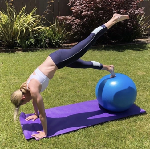 Strike a pose in our classic Capri Tights – built for comfort and style. bit.ly/33wFtIx