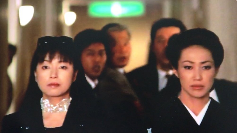 女郎 あ この並び立つ姿3期5話だな あ 岩下志麻を極妻として出すからこんなテーマ曲に似たbgm使っ どうしていままで気づかなかったのか ここまで似てるのに どちらも好きなのに 米倉涼子と内田有紀がこんなに岩下志麻 高島礼子 とかたせ梨乃なのに 女郎 あ この並び立つ姿3期5話だな あ 岩下志麻を極妻として出すからこんなテーマ曲に似たbgm使っ どうしていままで気づかなかったのか ここまで似てるのに どちらも好きなのに 米倉涼子と内田有紀がこんなに岩下志麻 高島礼子 とかたせ梨乃なのに