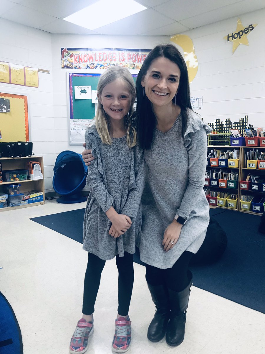 mrs_grinstead's tweet image. This sweet student made sure we matched today! She planned it and reminded me! 💙#masonmoment