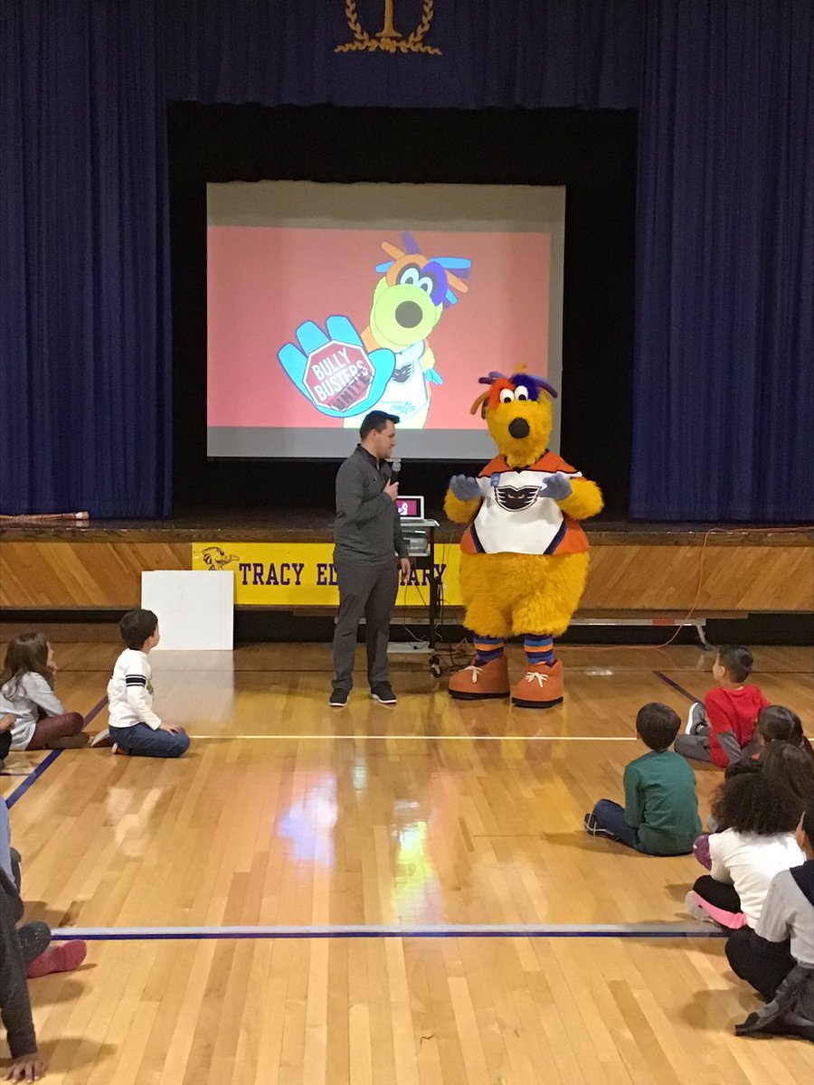 EASDTracy's tweet photo. Look who’s visiting @EASDTracy today! It’s @LVPhantoms and @FUNWITHmeLVin teaching us how to be a bully buster! @EastonAreaSD #bullybuster #tracytigers #easdroverpride #easdedtech https://t.co/deV1HCZnyk