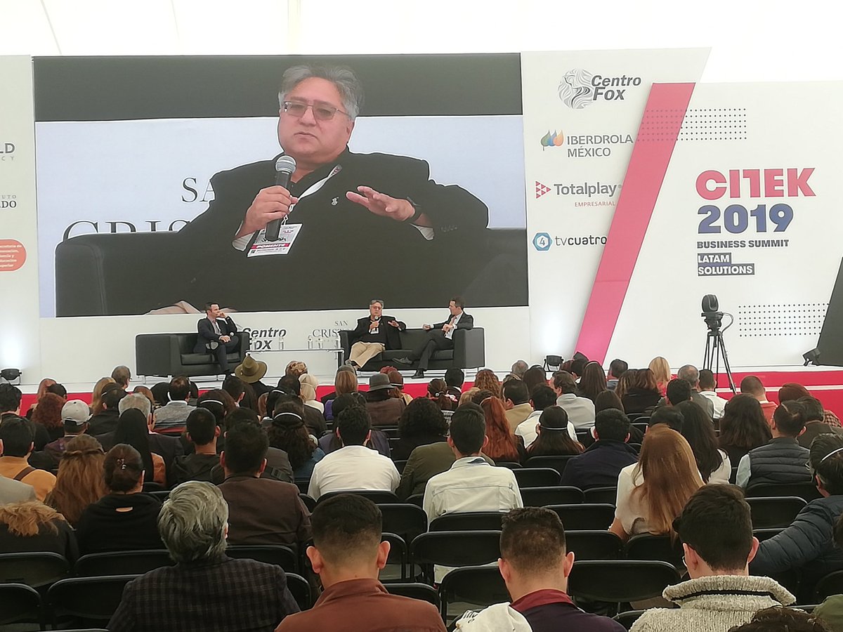 marcos_llamas's tweet photo. @CITEKForum, @sprakash007 de @washingtonpost comparte importancia de la innovación en 3 puntos:
✔️ Qué tan rápido te estás moviendo (en la evolución de la organización) 
✔️ Quiénes son las "vacas sagradas"
✔️ No estás de acuerdo, muy bien pero sí comprométete.
#LoViEnTV4 #CITEK19 https://t.co/kupyuaYYUT