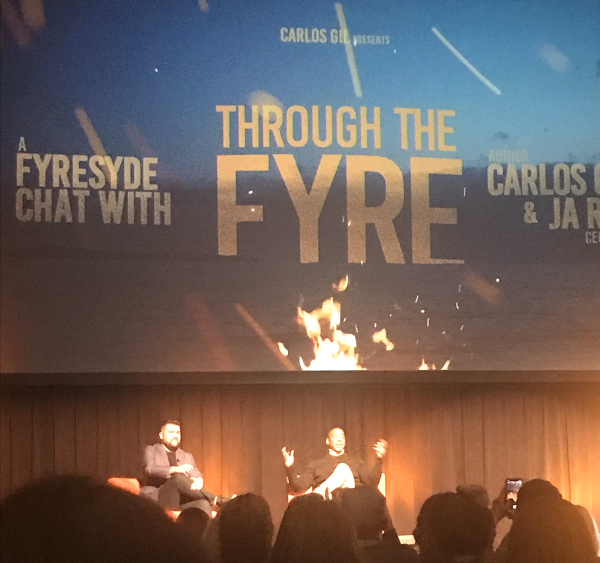 soton78's tweet image. When you are at the best digital internet marketing conference in the south east and @jarule is holding a fireside chat—pinch me! #ISUM19 #standingroomonly #LivinItUp #firefestivalfail