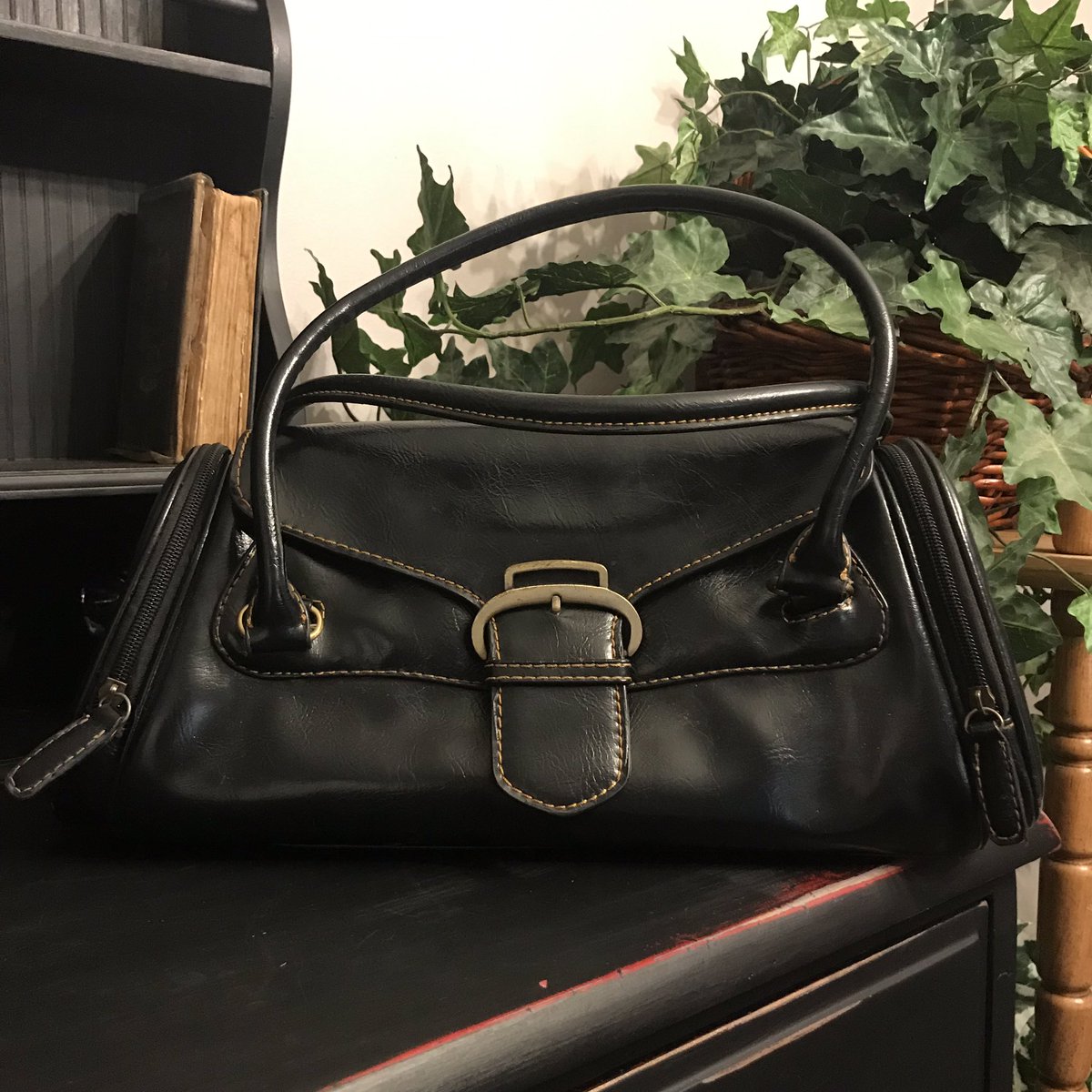 Shop second hand first!! We made some big changes to our stock at <a href="/rinkgallery/">Rink Gallery</a> and we think you’re going to love it!! We have plans for our booth in the Antique Mall as well, we’ll keep you guys updated 😉 .
🐏👜
 #blacksheepvendage #okcfarmersmarketdistrict #okcvintage #vintage