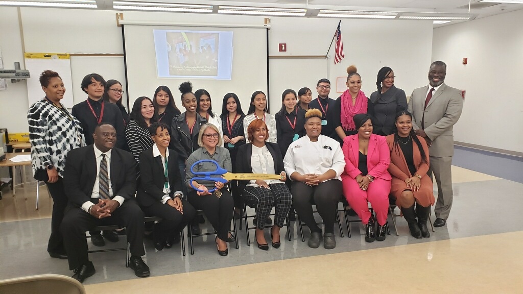 pgcps's tweet photo. As part of our work to prep students for the jobs of tomorrow, we've created a new Career &amp; Technical Education (CTE) Evening HS. Students can earn their diploma &amp; attain industry certifications. There are 22 students in the first cohort! @drmonicaceo  #NationalApprenticeshipWeek https://t.co/99VaghOy1Y