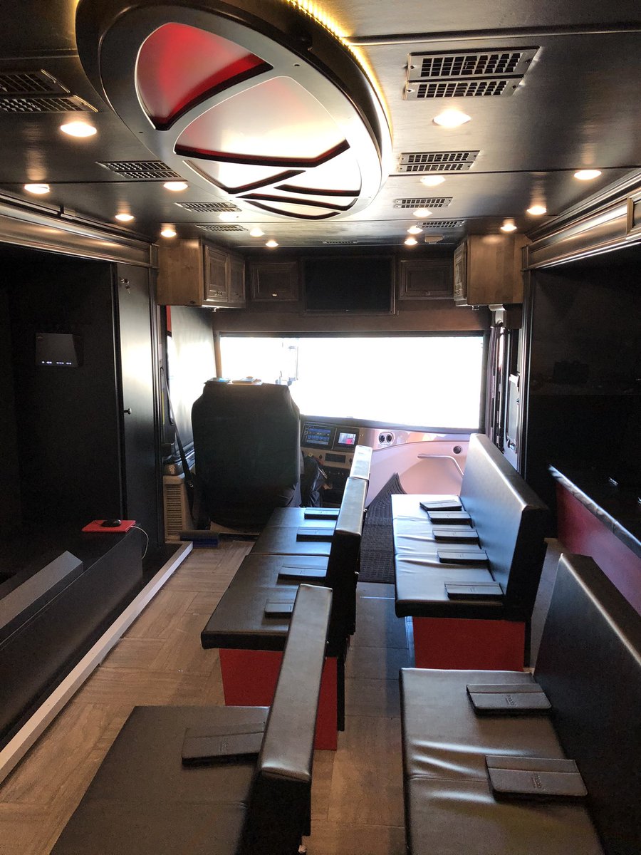 Thank you to Darren from <a href="/maddcanada/">MADD Canada</a> , <a href="/SGItweets/">SGI</a>, and SLGA for sponsoring the Smart Wheels bus trip to Shaunavon. Great information and programming for our students!
@ChinookSD