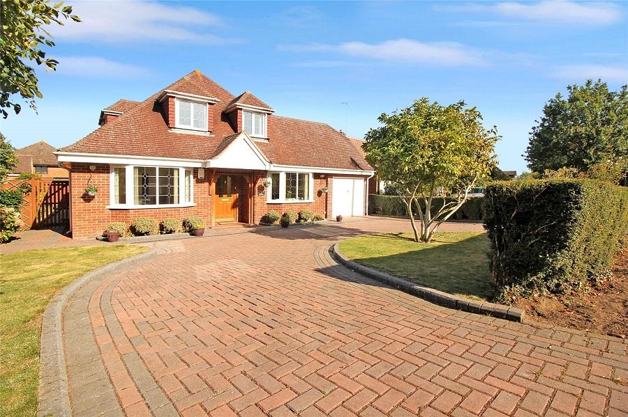 ParkersEarley's tweet image. Elm Lane, #LowerEarley, Reading RG6 - £775,000 🏡

An immaculate five bedroom detached family home close to local schools and amenities 
 fal.cn/elmlane_earley

#Earley #Reading #property