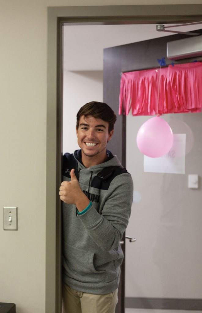 CreateAthonUSC's tweet image. Smiling through the sleep deprivation. #Caffeine #CreateUofSC19