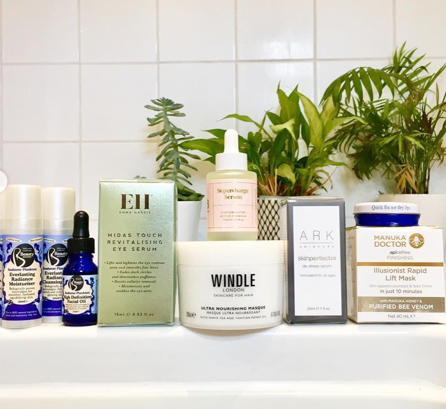BritBeautyBox's tweet photo. Hello again Winter 2018 Box 💕 This beauty is back in stock for a limited time only! Get over £200 worth of goodies for just £75?! Head to the previous box section of our website to find out more... But hurry! It won't be here forever. 

Gorgeous photo from @mummyyatesstyle https://t.co/1vHQ6G2HHs