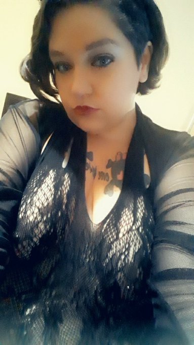 I'm live now on streamate! As per request for the private show! If you want your own show let me know