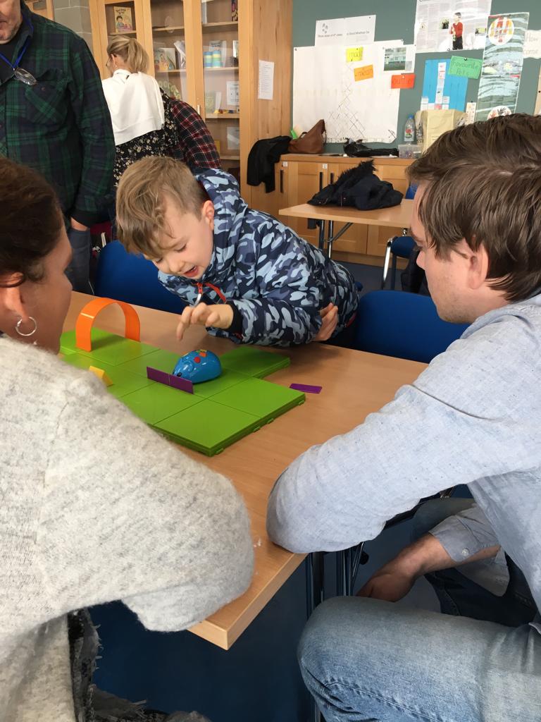 st_infants's tweet image. Some First Class children were in @MICLimerick showcasing their STEM learning for teachers from countries like Norway, Croatia, Bulgaria &amp;amp; Portugal. They were experts explaining the science, technology, engineering&amp;amp; maths used in their creations
#ScienceWeek2019 
@ciara1292