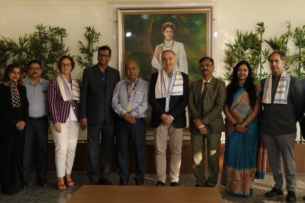 @nivedita_sister received a delegation from #Valladolid in Kolkata led by the Vice-Chancellor of @UVa_es and President of #CasadelaIndia Prof. Antonio Largo @largo_rector Kick-starting the academic exchange programmes between both universities. @IndiainSpain