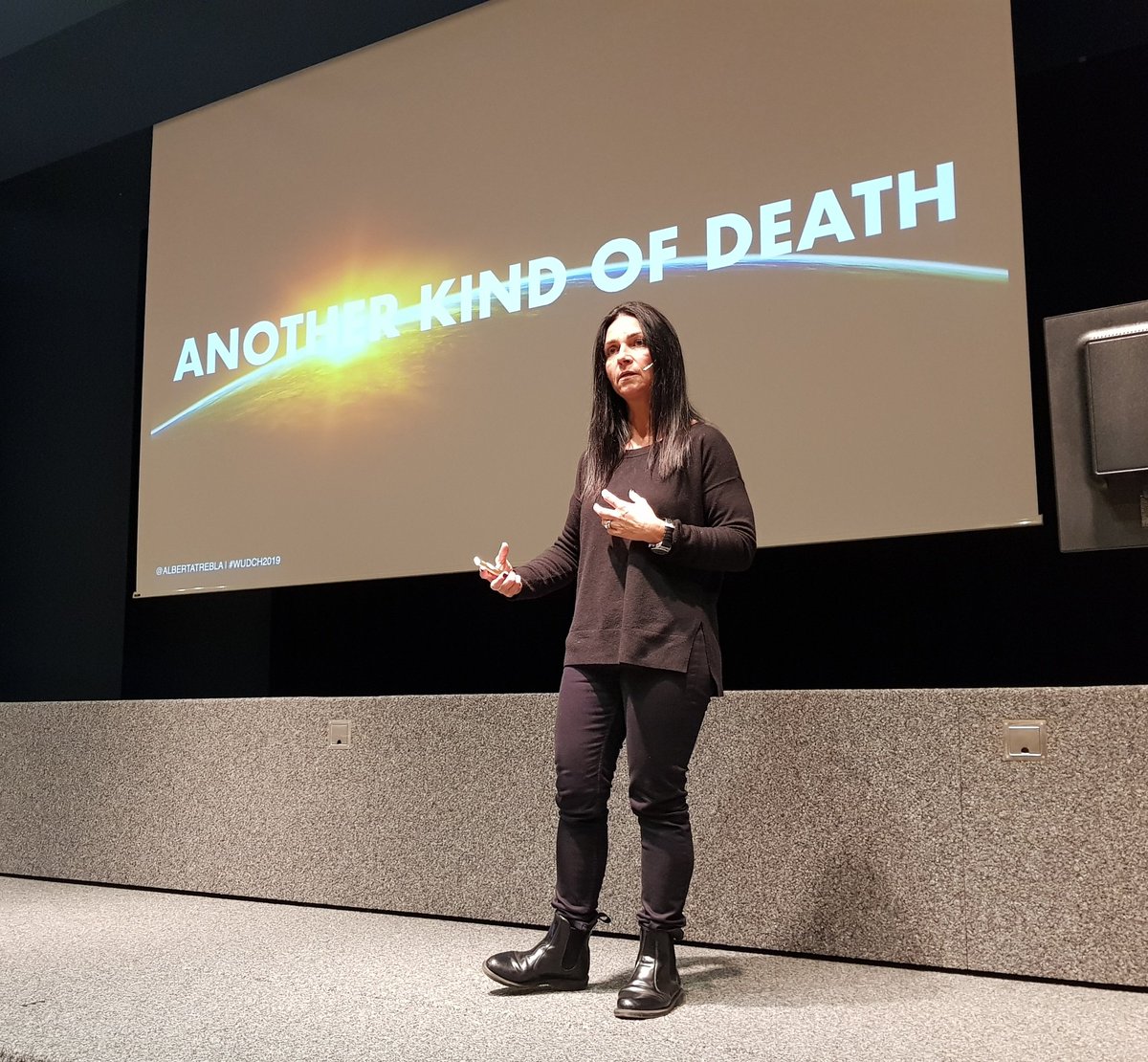 Was geschieht mit unseren digitalen Assets &amp; Accounts, wenn wir sterben? Sollen/wollen wir digital unsterblich sein? 

#WUDCH2019 #WUD2019 #WorldUsabilityDay2019