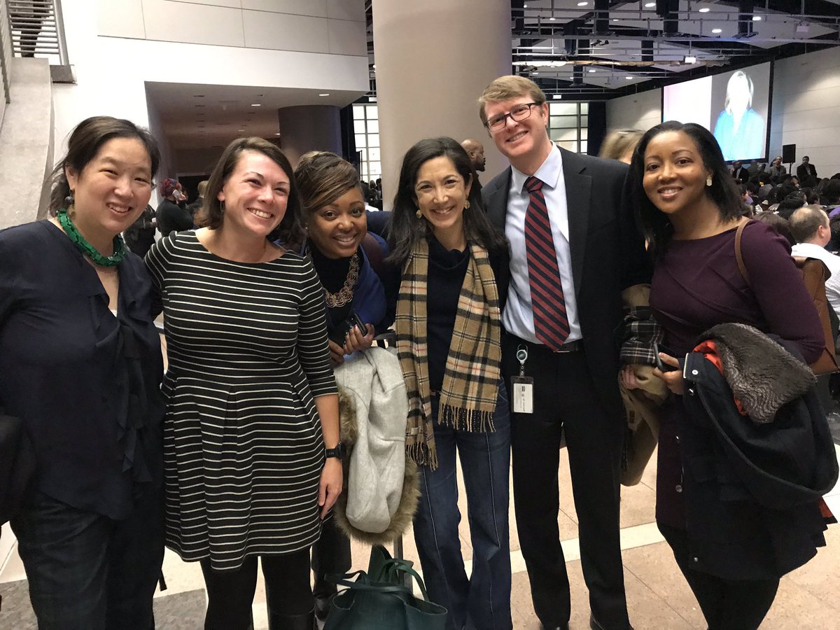 jessicasutterW6's tweet photo. Proud to stand with so many DC charter supporters &amp; see so many students &amp; families calling on the District to ensure all DC students &amp; schools can access quality schools in public facilities. Shoutout to @RWPCSROXIE for their photojournalism skills! #Ward6schools #EndTheList https://t.co/UOQI38hSy2