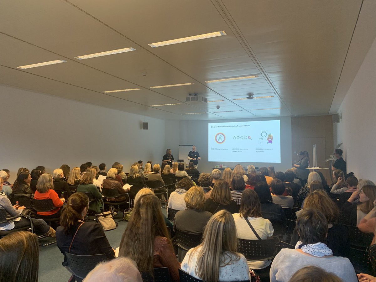 anja_rosker's tweet photo. Full house at the session #mobileworkplace and #Futureworkplace at the #SAPAssistantSummit https://t.co/zLxAMx9B95