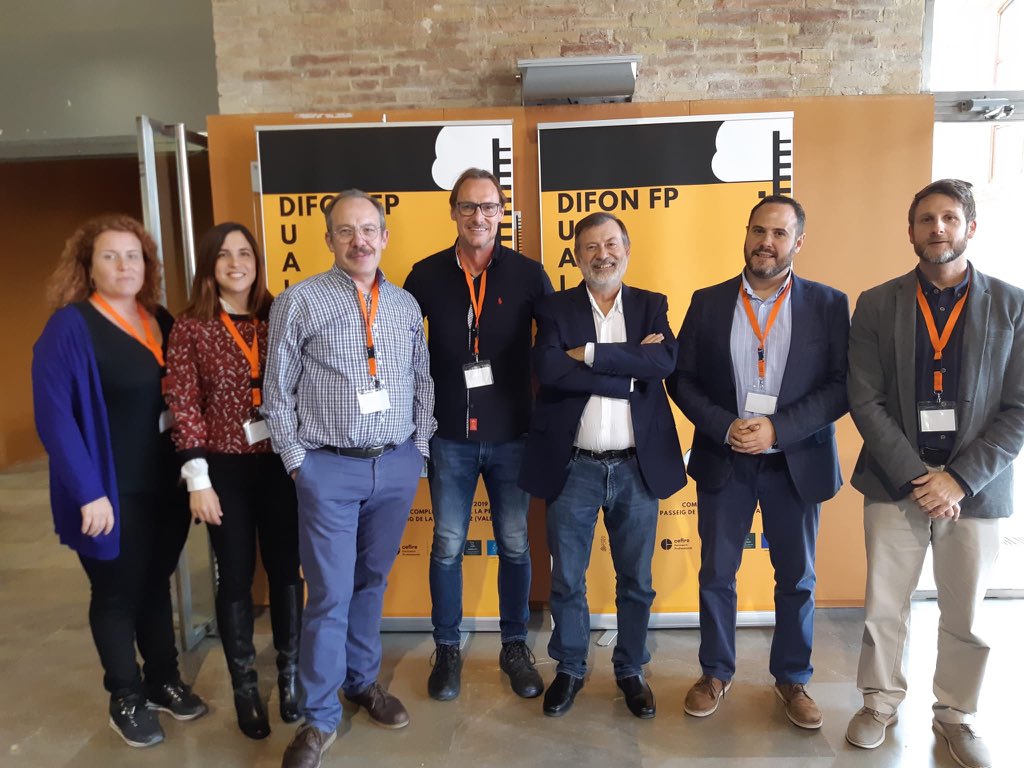 CEFIRE_FP_ERE's tweet photo. Gran treball per part dels companys del Cefire de Xest i d'Alcoi i la DG d'FP i ERE a la jornada,  #DifonFPDual. @CefireFP_EAE @GVA_Cefire @miguelsolerg @GVAeducacio https://t.co/1hgjSjzozu