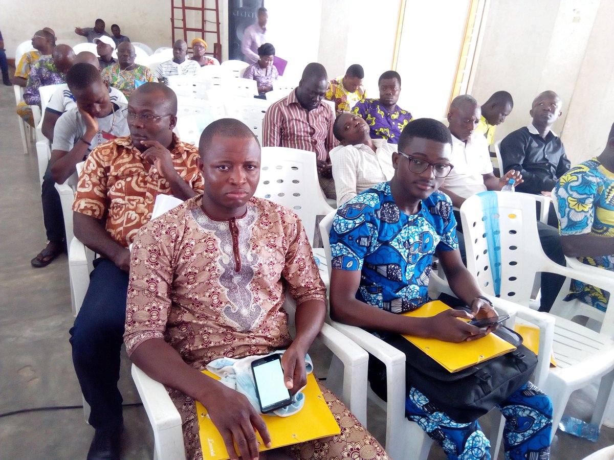 BenildeNp's tweet photo. Avec quelques camarades de la promotion  de l'Ecole politique du NIMD-BÉNIN, nous sommes allés assister ce matin à la 1ère séance de reddition de compte de l'année de la mairie de Cotonou. https://t.co/xc8jFBcvr6