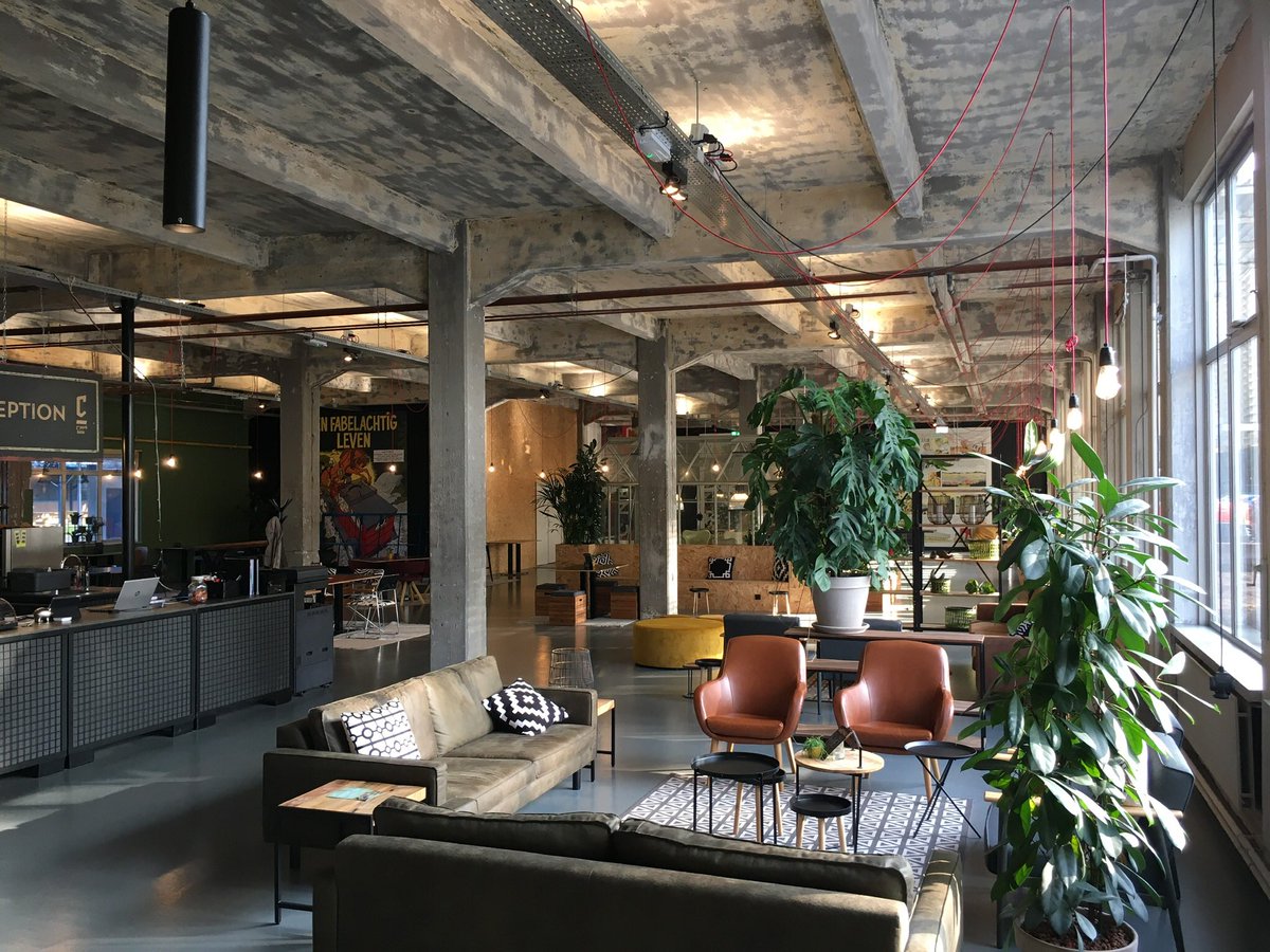 cparkbata's tweet image. Het is zover! Gebouw 32 is klaar voor verhuur! Thuisbasis voor ambachten; bedrijven waar nog écht met de hand wordt gewerkt. Ruimtes van 32 m2 - 375 m2, enkele met eigen ingang, loadingdocks of rolpoort. Meer info cparkbata.nl #ambacht #cparkbata #ondernemen #welkom