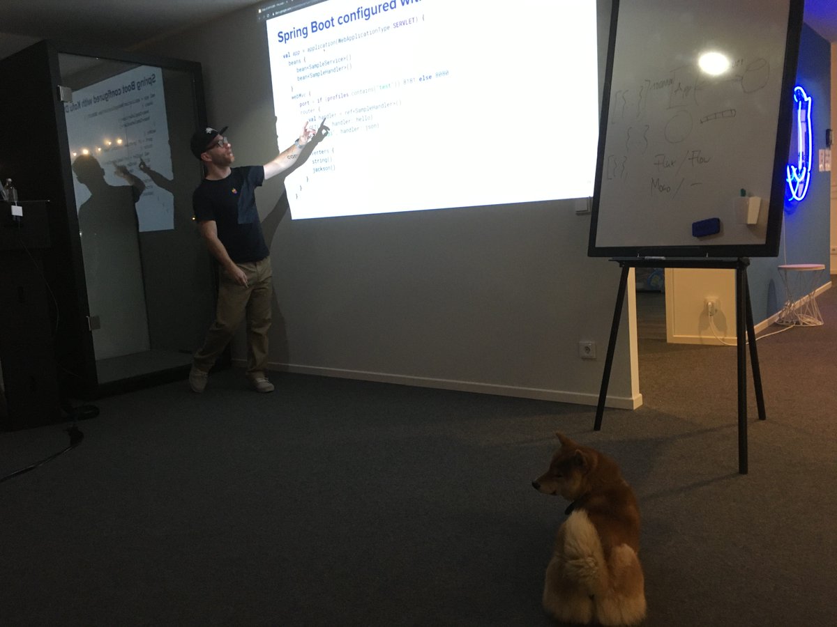 mesirii's tweet image. At #KotlinEverywhere in #Dresden @odrotbohm has some attentive audience for the Kofu DSL for @springboot  by @sdeleuze 
Thanks @StaffbaseHQ