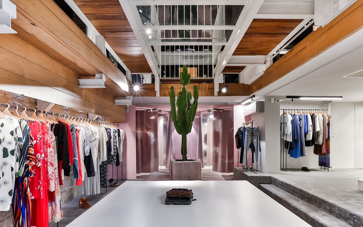 ExeniaLighting's tweet photo. Project type: Retail
Location: Florence, Italy
Project Architect: Studio 10 Bianchi &amp; Baccioni Architects
Photographer: Fabio Tempestini

https://t.co/TaUiMm2lMZ https://t.co/2eHqSTMH6U