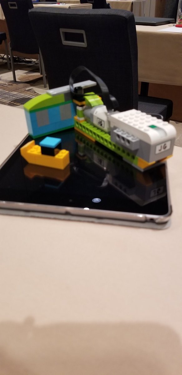 CHUSD_EdTechies's tweet photo. Creativity with Legos! #CETPA2019 @GoCHUSD https://t.co/eYpGUb95OP