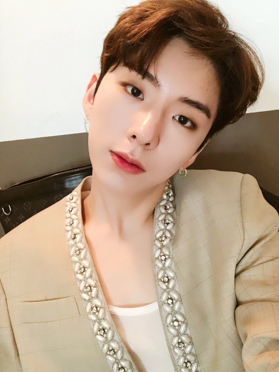 Monbebe Spain tweet media