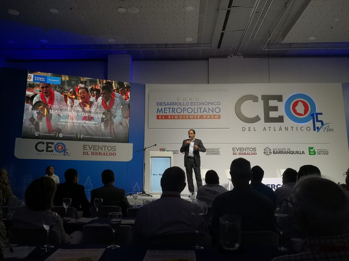 ProBaq's tweet photo. #ForoCeo2019 | Junto al @MincomercioCo @jrestrp <<La inversión hay que saberla aprovechar. Hoy la IED presenta un crecimiento del 24,4% en 1er semestre 2019 comparado con el mismo período 2018.>> #ForosEH https://t.co/HZQc8niajG
