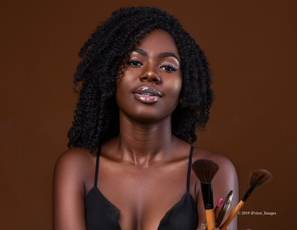 iPriestStudios's tweet photo. Beauty and makeup and color is like the finishing touch on everything
Muse 👑 @__barbie_dolls
Retoucher @ipriest_images
Photographer @kaymora_studios

#art #style #lifestyle #portraiture  @ghfashion @PhotographersGh #vsco  #makeup #studio #african #designthinkbot @FashionNairobi https://t.co/kM0JQ2eLWv