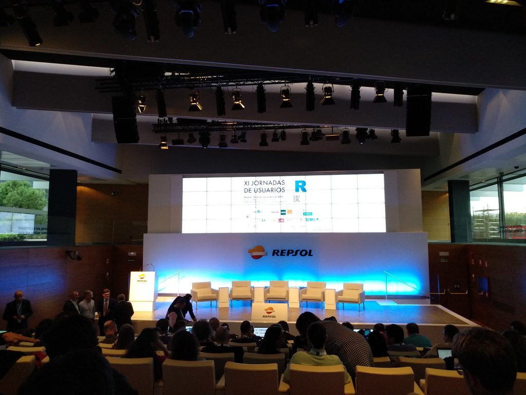 guillece1's tweet photo. Comenzando las jornadas de R #XIJRes en el auditorio #RepsolDigital https://t.co/teERM9xt7z
