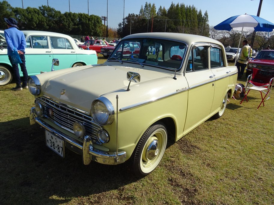 坊主岩 太郎 On Twitter 初代ブルーバード 1963 オーナーは女性の