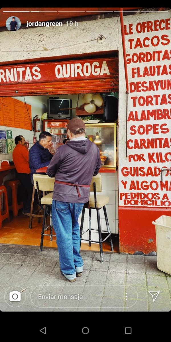 El fotógrafo de Louis en México también, acompañándolo. Me encanta