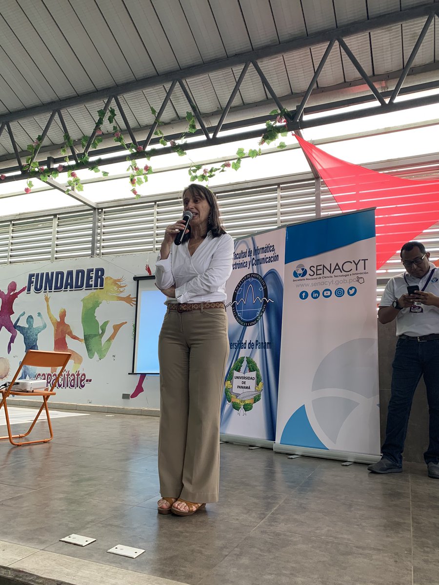RoboCupJrPA's tweet photo. A H O R A | ¡Arranca el Torneo Regional de #RoboCupJrPTY 2020 y #RoboTIC 2019 en @FUNDADER, #PanamáOeste! #Edumakerspty 🤖🇵🇦 https://t.co/8hedB229kk