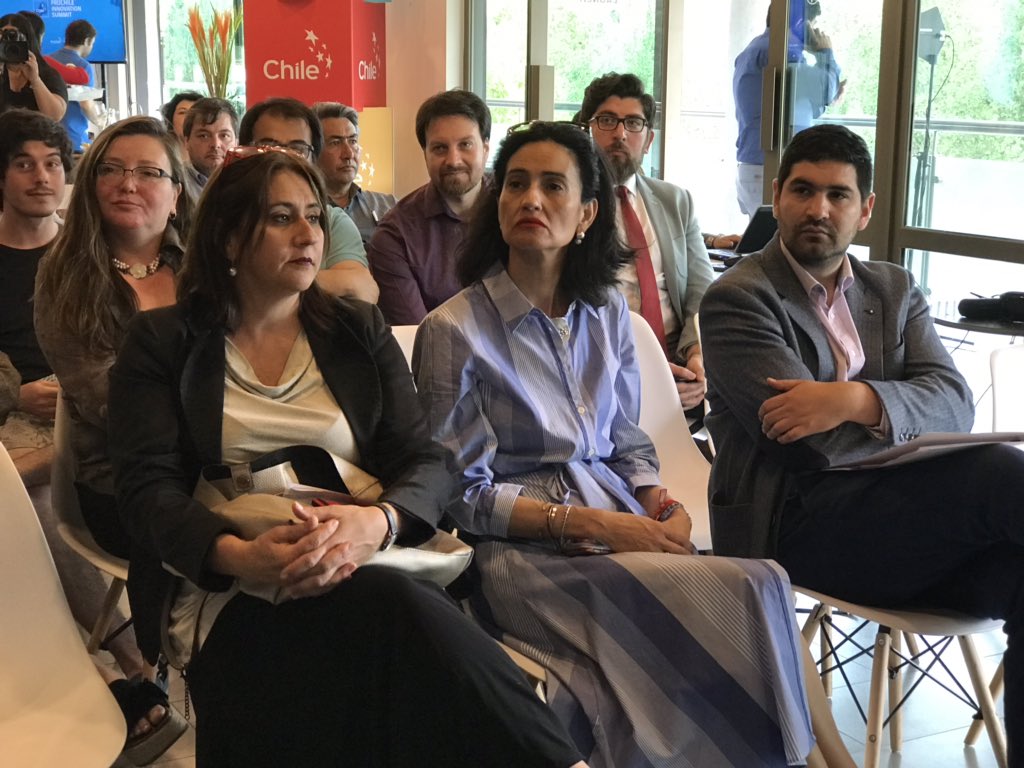 CorfoMaule's tweet photo. 📌 DR de @Corfo y @ProChile_Maule  participan en Taller “ProChile 🇨🇱Innovation Summit” cuyo objetivo es levantar oferta nacional/regional  y exponerla en el 🌎.
👉 @rafaelziga y @julietaromerov moderan paneles de conversación con empresarios de la región del #Maule 🚀 https://t.co/D843kBsq9Z