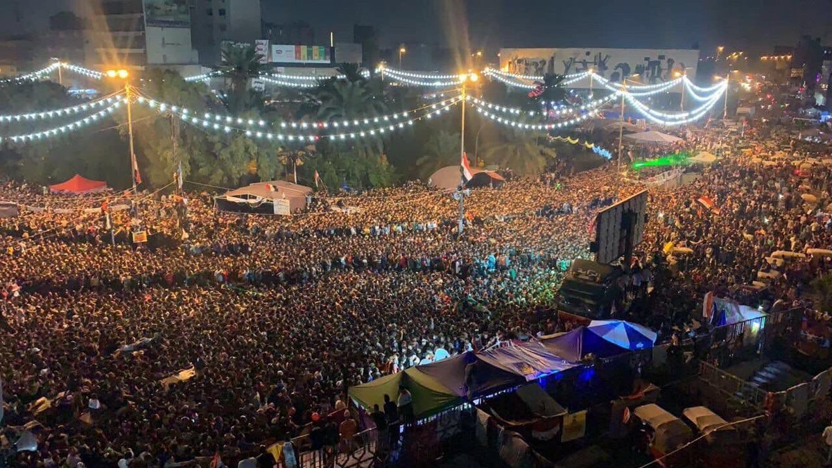 HebaAasem's tweet photo. إحتفالات المتظاهرين في ساحة التحرير بفوز المنتخب العراقي على حكومتنا.

#العراق_ايران 
#العراق_ينتفض https://t.co/5Ei1DUfwAs