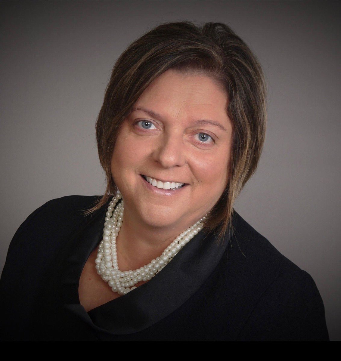 TARTA_Toledo's tweet photo. We’re so excited to introduce you to our new General Manager, Kim Dunham!

Coming to Toledo from Connecticut, Dunham has been the executive director of the Greater New Haven Transit District since 2015. 

Another addition to #TeamTARTA who will help us #BuildBetterTransit! 🚌 https://t.co/JriXpw1kea