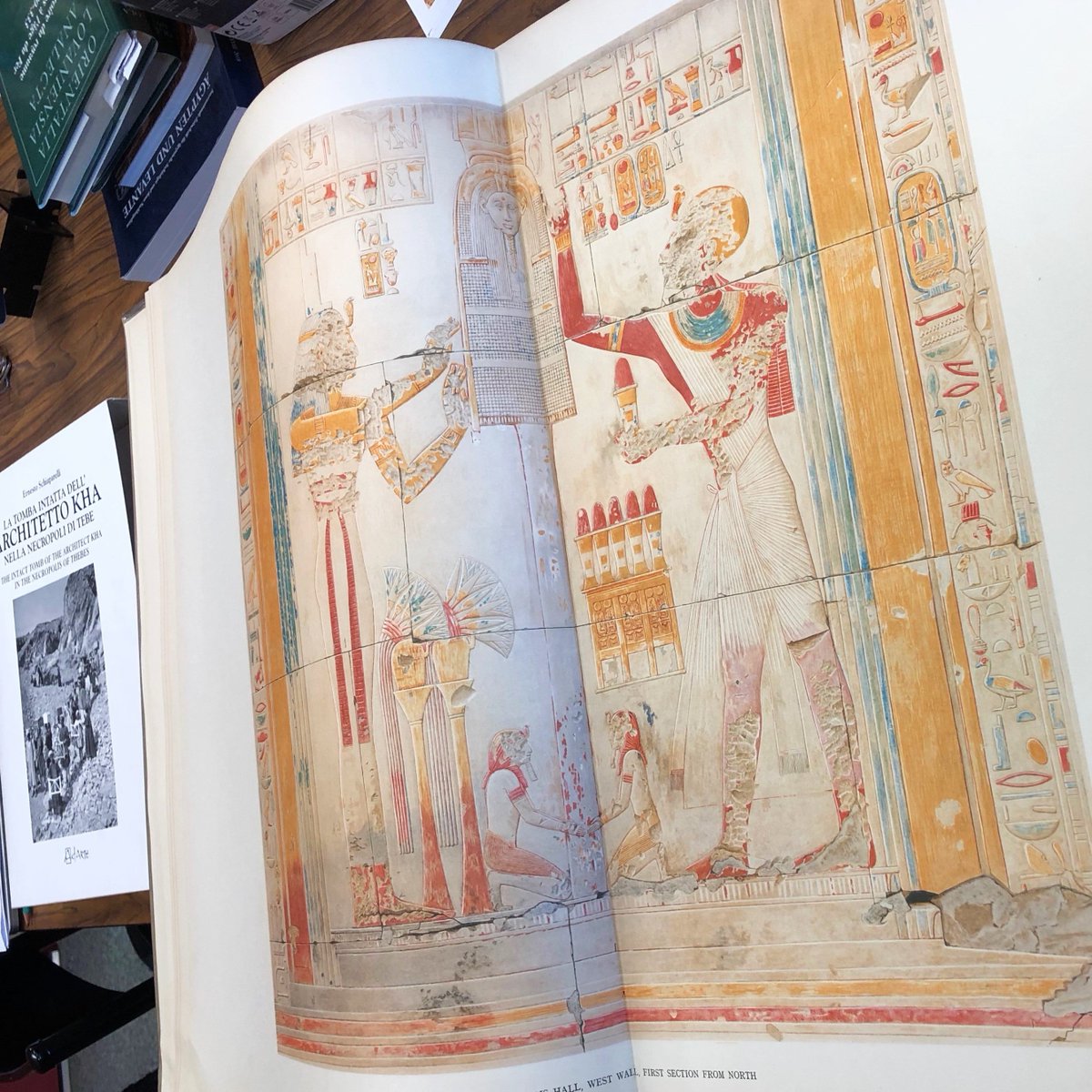 Découverte du #livre et de l'appli en cours de développement par Séverine, auteure des Aventures d'Arthur et Eugénie !
Et recherche d'iconographies pour les vidéos documentaires à la bibliothèque d'égyptologie du <a href="/CNRS_OccitaniE/">CNRS Occitanie Est</a> de Montpellier.

#archeologie #egypte