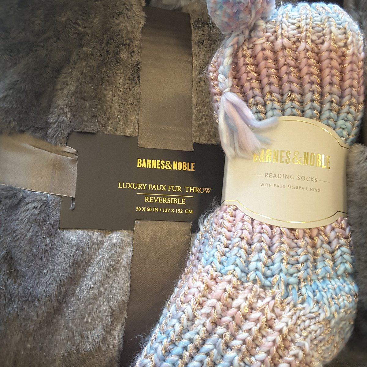BNLehighValley's tweet image. Feeling cold? Why not snuggle up with our super soft faux fur throw or some fuzzy reading socks? #fuzzysocks #fuzzyblanket