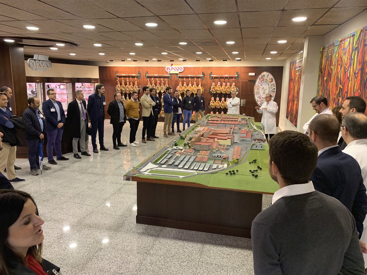 AJERegionMurcia's tweet photo. Esta tarde en nuestro Primer #EncuentroIndustrial de AJE en @ElPozoAlimenta. Aprendiendo del mayor valor que tiene, su “Know how”. https://t.co/JJ3BkT69CS