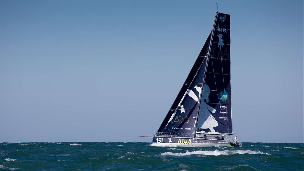 FigaroNautisme's tweet photo. Aïna Enfance &amp; Avenir vient de franchir la ligne d'arrivée de la @TransatJV_fr ! 🥉🎉 https://t.co/DEQ3g8G96o @TeamAina151 @pierreleboucher #TransatJV @AssoClass40 #Class40 https://t.co/ouvHw57mc5