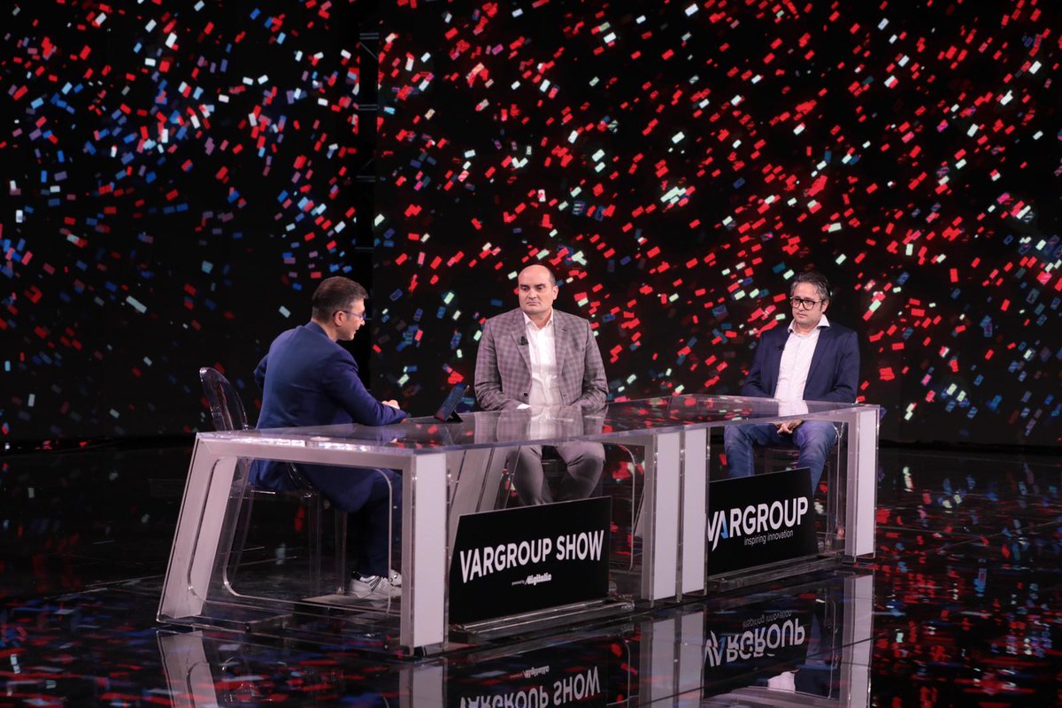 lucarallo's tweet photo. 🔹Cultura del dato
🔹Competenze 

Sono queste i due elementi su cui devono lavorare le aziende se  vogliono utilizzare l'intelligenza artificiale per crescere

Così  afferma Marco Ferrando di @VarGroup palco di #VarGroupShow https://t.co/TjVJmXERYD