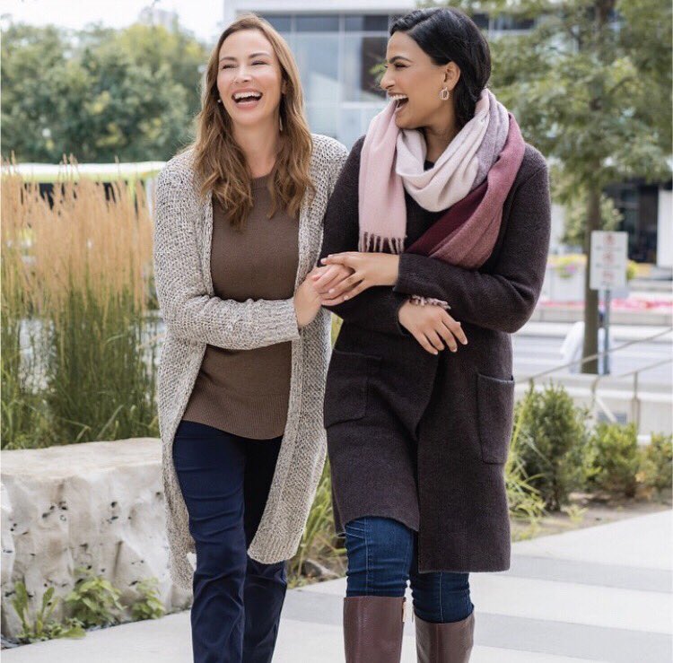 When women support each other, incredible things happen 👯‍♀️✨
Cleo Fashion Campaign
Model: Aleia A