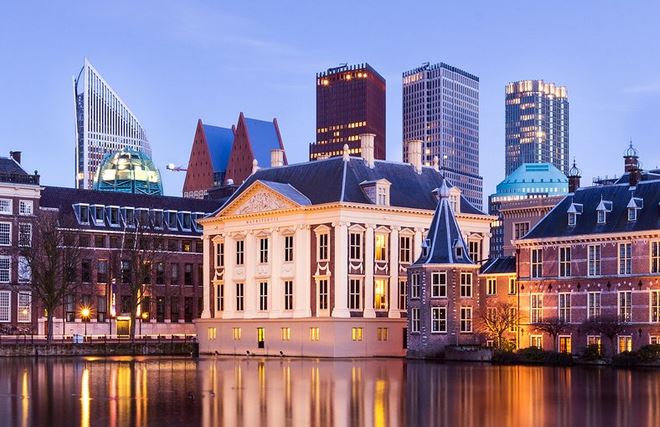 Join the @MicroFocusCDMS team at #MicroFocusUniverse in Europe on 17-18 March. Check out our full track details and register to give your Application Modernization and Connectivity projects #2020 vision.... bit.ly/2qWgQXy #TeamMicroFocus